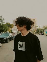 Alex R.